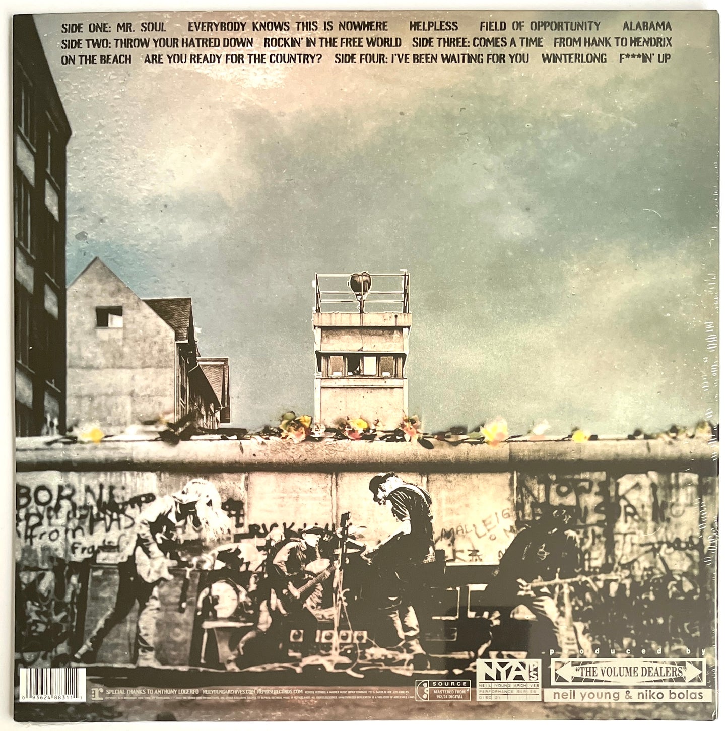 Neil Young + Promise Of The Real - Noise & Flowers